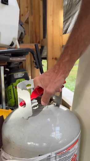 126K views · 8.6K reactions | NO-PANE propane handle really is a lot better. I like it. @nopanehandle is $16.99 (see @toolsbydesign linx to get one) #propane | TOOLS by Design | Facebook