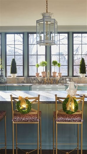 Sarah Vaile Design on Instagram: "Layering in some holiday sparkle, the SVD way! Polished and festive, with a little punch."