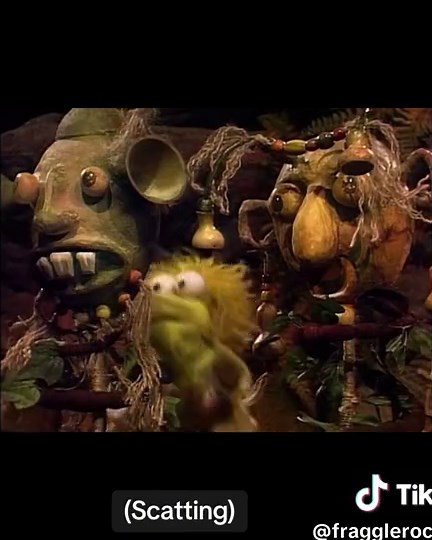 Wembley’s such a silly little guy! This song radiates scrunkly energy (Do people still use that term unironically?… I’m using it anyway) #fragglerock #fraggletok #fragglecore #fraggles #wembley #wembleyfraggle #scatting #sillylittleguy #appletvplus #sillysong