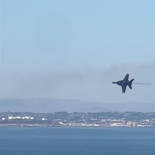 19K views · 4K reactions |  Look up, SF! The Blue Angels return to The Bay this October for the 2024 San Francisco Fleet Week Air Show presented by United. Get your tickets for the ultimate waterfront viewing in the VIP Flight Deck Club or Premium Box Seating. October 11, 12 & 13 - Marina Green | San Francisco Fleet Week | Facebook