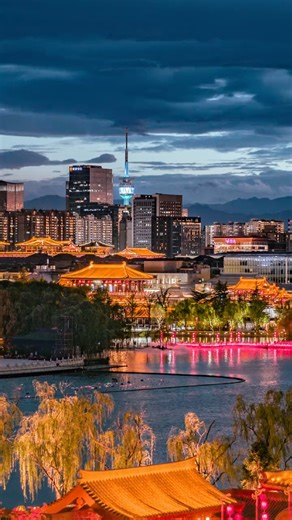 📍Xi’an, China When night falls, Xi’an lights up with a timeless glow. The ancient city walls shimmer in gold, the streets come alive, and the heartbeat of the old capital pulses beneath modern lights — history and vitality, shining together. 🏮🌃 🎥douyin@8K陕西 #china #travel #chinatravel #Hichinatravel | HiChina Travel