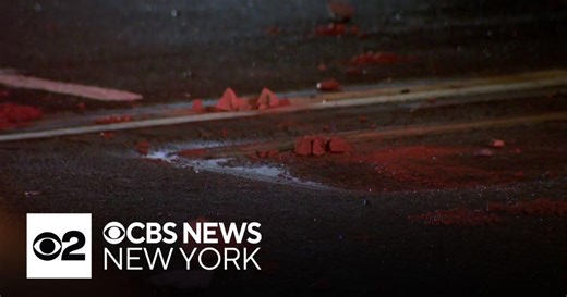 1 hurt when bricks fall from Midtown building