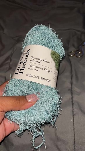 I’m usually a HL ONLY yarn user but this Loops & Threads scrubbie yarn from Michael’s is 👌😉 so quick and easy to work up compared to the HL scrubbie yarn! 🧶