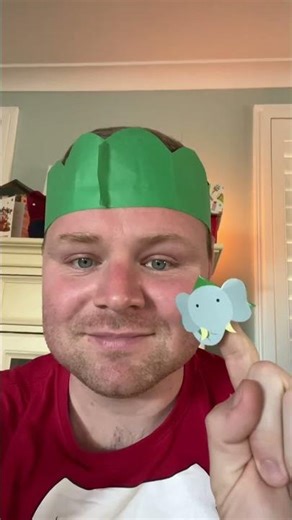Cracking Open Christmas Crackers 🎄