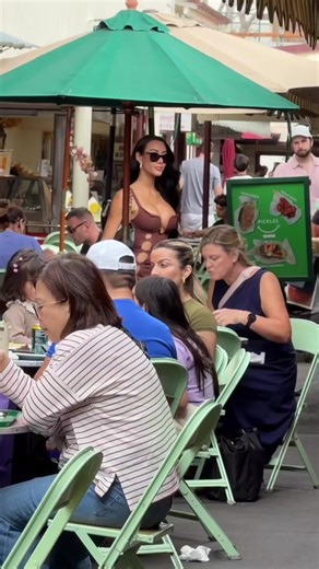 #reaction #shorts #walkingstyle #streetstyle