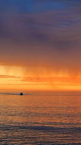 3.6M views · 7.9K reactions | There’s nothing a good sunset can’t mend  Something about the way it warms the water, reminding you of life’s small but beautiful moments shared with friends  Send this to someone you want to watch a sunset with   Glenelg #SouthAustralia #SeeSouthAustralia #Adelaidebeaches  @nathangodwin | South Australia | Facebook