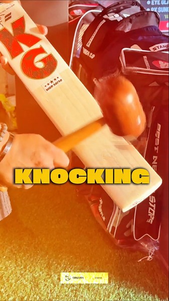Player apne bat ko knocking kyun karte hai 🤨#cricket #rcbians #indiancricketer #viratkohli #ipl