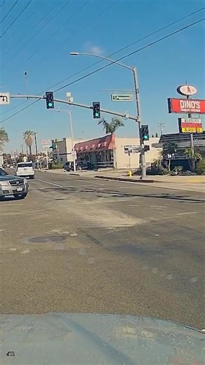 💰 “How much is my case worth?” It’s the #1 question I hear after a car accident—and I get it. But in Florida, no two cases are the same. Case value depends on the full picture: your medical treatment and recovery, lost wages, future care, pain and suffering, and Florida’s negligence laws. 🚫 If someone promises you a guaranteed number upfront—$10,000, $50,000, $100,000—be careful. Best case, it’s a guess. Worst case, it’s a tactic to get you to sign fast. 📞 If you’ve been in a car accident, ca