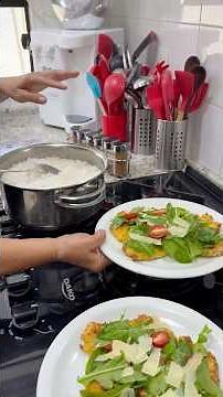 Show-Stealing Italian Salad with Chicken to Help! 🥗🍗