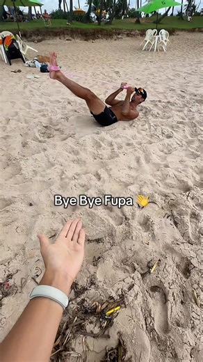 Yes, men can have them too 👀 but at least you can burn it off while at the beach! 😁 #workoutanywhere #nogymnoproblem #resistancebandworkout