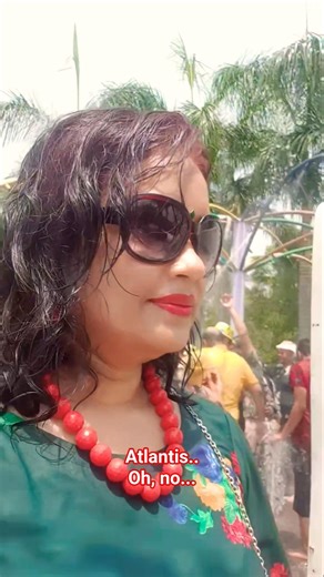 OLD VIDEO IN MY CAMERA ROLL 😎🌻#selflove#youtubeshorts#explorepage#poolparty#reelitfeelit#atlantis#tx