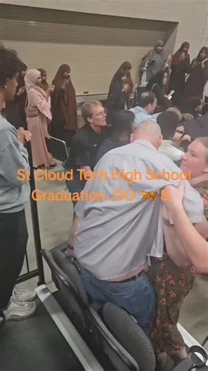 Lexit on Instagram: "Massive brawl at St. Cloud Tech High School graduation in Minnesota. SMH 臘‍♂️"