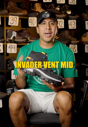 INVADER VENT MID – CATERPILLAR 🔥 Las INVADER VENT MID de Caterpillar combinan resistencia industrial con comodidad urbana. 👷‍♂️🔥 ✅ Parte superior resistente y respirable ✅ Tecnología de ventilación para mayor frescura ✅ Plantilla acolchada que absorbe impacto ✅ Suela antideslizante con excelente tracción ✅ Diseño mid que brinda mayor soporte y estabilidad Un calzado hecho para quienes no paran en todo el día y necesitan rendimiento real en cada paso. 📲 Escríbenos y asegura las tuyas hoy en C