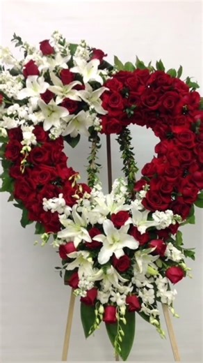 Funeral Wreaths of desired designs, shapes, colours and qualities #youtubeshorts #crafty