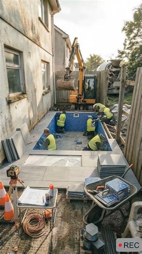 Look we change rusty backyard to a luxury infinite swimming pool !!! 😱💥 #shorts