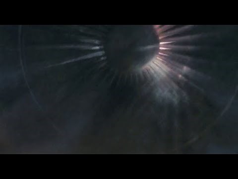 Cast Away (2000) - Plane Crashes in pacific ocean and Chuck barely manages to save his life