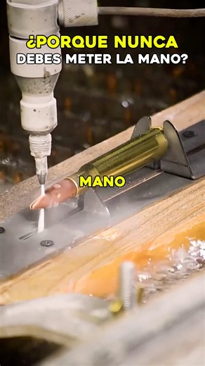 What happens if you put your hand in an industrial high-pressure water jet? 💧 #curiosities #viral