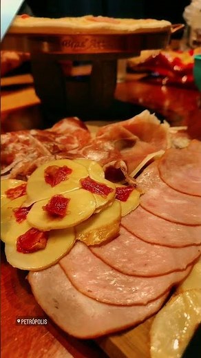 📍 *Hospedagem perfeita em Petrópolis? Nós achamos!