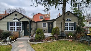 8 Roswell Ave, Oceanside, NY 11572 - MLS L3528062 - Coldwell Banker