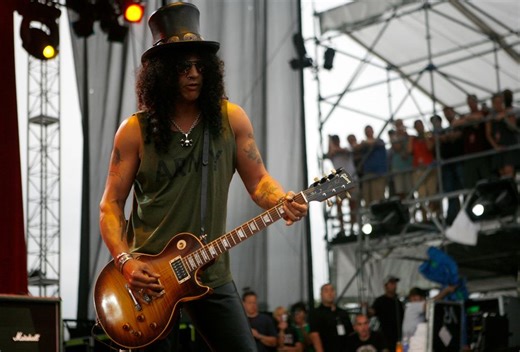 Slash performs a guitar-heavy rendition of 'Rocket Man'