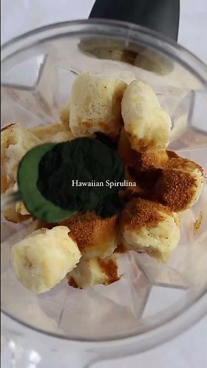 Turn Spirulina Into The Stunning Smoothie Bowl Recipe 💚💚💚