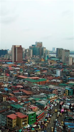 Exploring the Vibrant Colors of Lagos Island