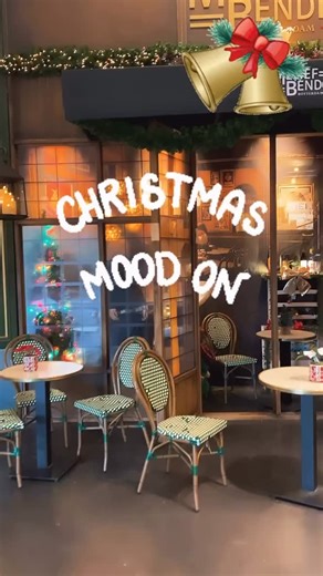 WEEKEND | Kom jij vandaag gezellig naar de kerstshow van Intratuin Rhoon? Naast dat je heel veel prachtige kerstdecoratie kunt shoppen kunnen kids vandaag ook weer modelbootjes varen. 🚤 ✨🎄 Met wie wil jij naar de kerstshow? 💬 Tag je shopmaatje. #kerst #KerstBijIntratuin #intratuin #intratuinrhoon #tuincentrum #kerstshow #modelbootjes #bootjevaren #gezellig #kerstshoppen kersthightea | Intratuin Rhoon