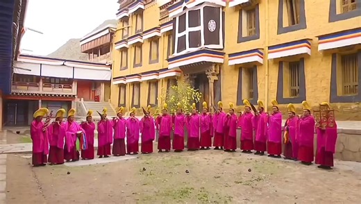 Monks from Art class at Labrang monastery are practicing musical instruments. | SnowLion Tours - Journey to Tibet