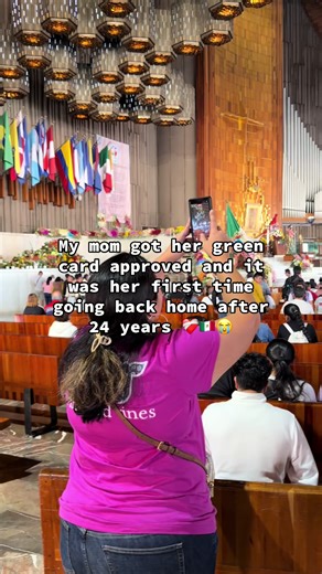 Im not crying your crying 😭❤️ un momento tan esperado #residency #greencard #immigrantparents #immigrant #mexico