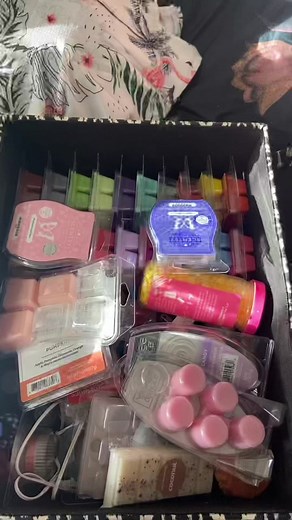 Bedroom Wax Change with Scentsy Wax Melts