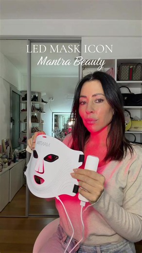 Las máscaras led funcionan, pero no cualquiera, la Led Mask Icon de @Mantra Beauty Argentina tiene todo lo fundamental para ver resultados en tu piel❤️ Tienen 9 cuotas sin interés, 20% off por transferencia y hacen envíos gratis en toda Argentina 🥰 #ledmask #mantrabeauty #luzled #skincare #skinlongevity