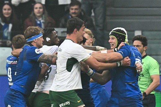 14-man Springboks survive controversial red card to beat Italy