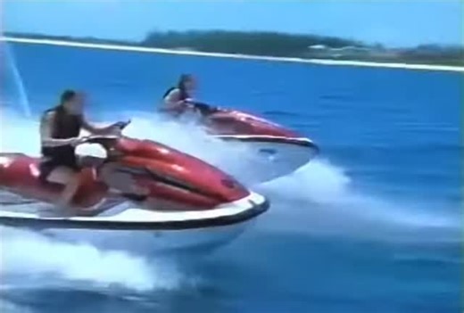 Nostalgia for the Girls 💖 on Instagram: "Mary-Kate & Ashley Olsen - Holiday in the Sun (2002) ABC Family 💖 #y2k #nostalgia #2000s #movies #marykateandashley"