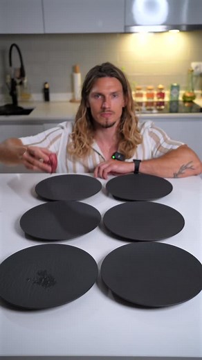 Benjamin Ahlblad on Instagram: "20g proteiinia eri lähteistä! Ja kaikille kilokaloripoliiseille: Tässä kontekstissa kalorilla tarkoitetaan kilokaloria (kcal)."