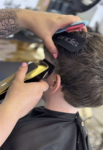 My new favourite clippers & trimmers - the Phenom by Andis! 💥💥 Clippers by @andisco_aunz // @andisclippers 🔥 Comb by @fadethehare // Fadincomb.com use discount code: COURTFADE15 Find me at @wilkscutsbarbershop 💈 #andisclippers #andisaustralia #andisnation #andis #fadincomb #haircutsformen #hairstyleoftheday #sydneybarber @Andis Company @fadincomb