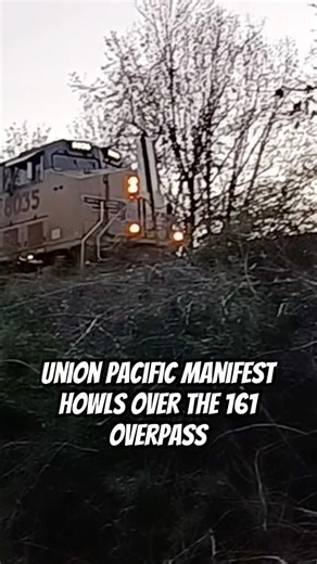 Howling Into The Evening #railroad #railway #railfan #trains #transrailfanner #unionpacific