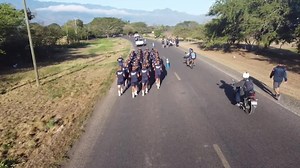 Los cadetes de la Oficial Academia Nacional de Policía - ANAPO con mucho fervor cantan en la gran Maratón Policial “Corriendo por La Paz” #141AñosDeServicioPolicial | Policía Nacional de Honduras