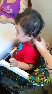 Haha, someone's got an itch :D Don't forget to follow us at Daily Burps for more | Daily Burps