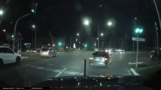 Can't do a u-turn at traffic lights (unless signed) and not from that lane either! MainNorth / Curtis / Craigmore Rd's, Smithfield | Dashcams Adelaide