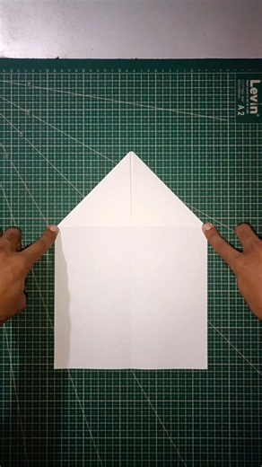 ghar par asani se ap bhi paper airplane bna skte ho — how to fold an new paper airplane 😍 #shorts