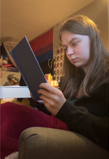 First one to make me cry this year #booktok #mockingjay #thehungergames #suzannecollins #sunriseonthereaping