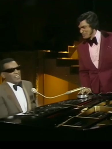 The Engelbert Humperdinck Show Live Broadcast, 1975 — Special Episode with Guest Appearance EngelbertHumperdinckShow #Live1975 #1970sTelevision #ClassicTV #VintageTV #ClassicMusic