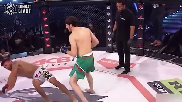 8 Minutes Of BRUTAL MMA Head Kick Knockouts & Crazy Moments l UFC, Bare Knuckles and Kick Boxing
