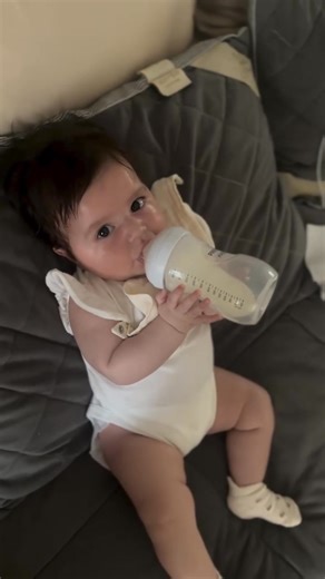 360K views · 9.8K reactions | Oh, how magical she is, my heart is melting watching that eating scene.懶懶 | 횂횆홴홴횃 홱홰홱횈 | Facebook