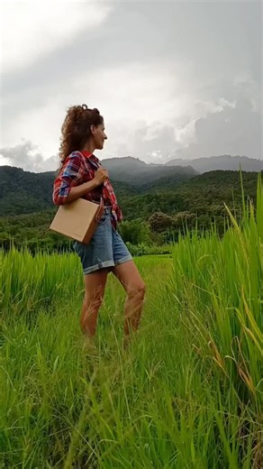 Cajon Majon 🥁 Portable drums • Travel cajons on Instagram: "Cajon Majon on my shoulder, and every step has a beat. You can find these cajon on a website with free worldwide shipping! Link in bio 👆 www.cajonmajon.com"