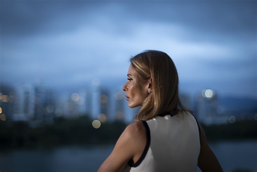 Ex-modelo brasileira acusa aliado de Trump de abuso sexual e violência doméstica