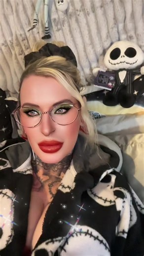 Anna (@annayellop)’s videos with original sound - Snarky Nana