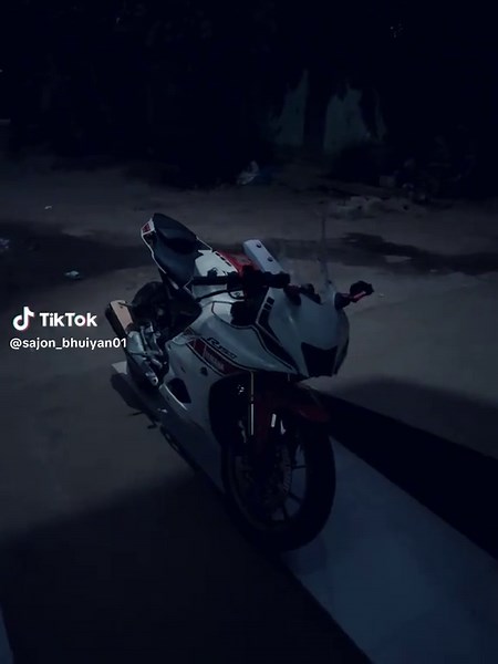 Exploring the R15 Motorcycle Performance