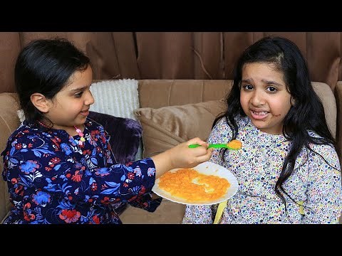 शफ़ा बेबी की देखरेख के लिए मम्मी की मदद करती है।