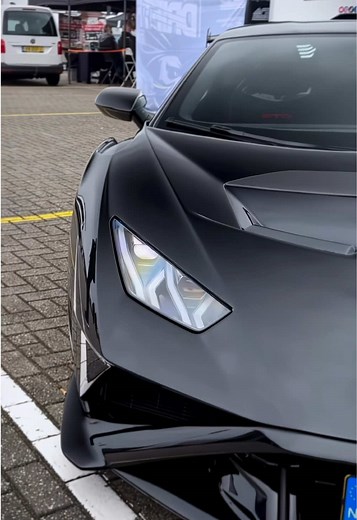 Batman Meets Lamborghini Huracan STO Concept